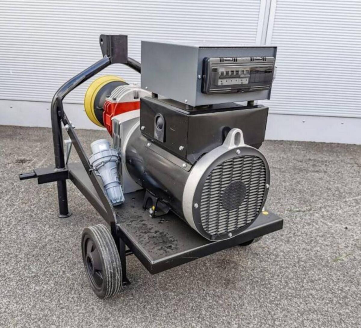 Stromerzeuger Zapfwellengenerator Hartner IP 23 30 kVA 1