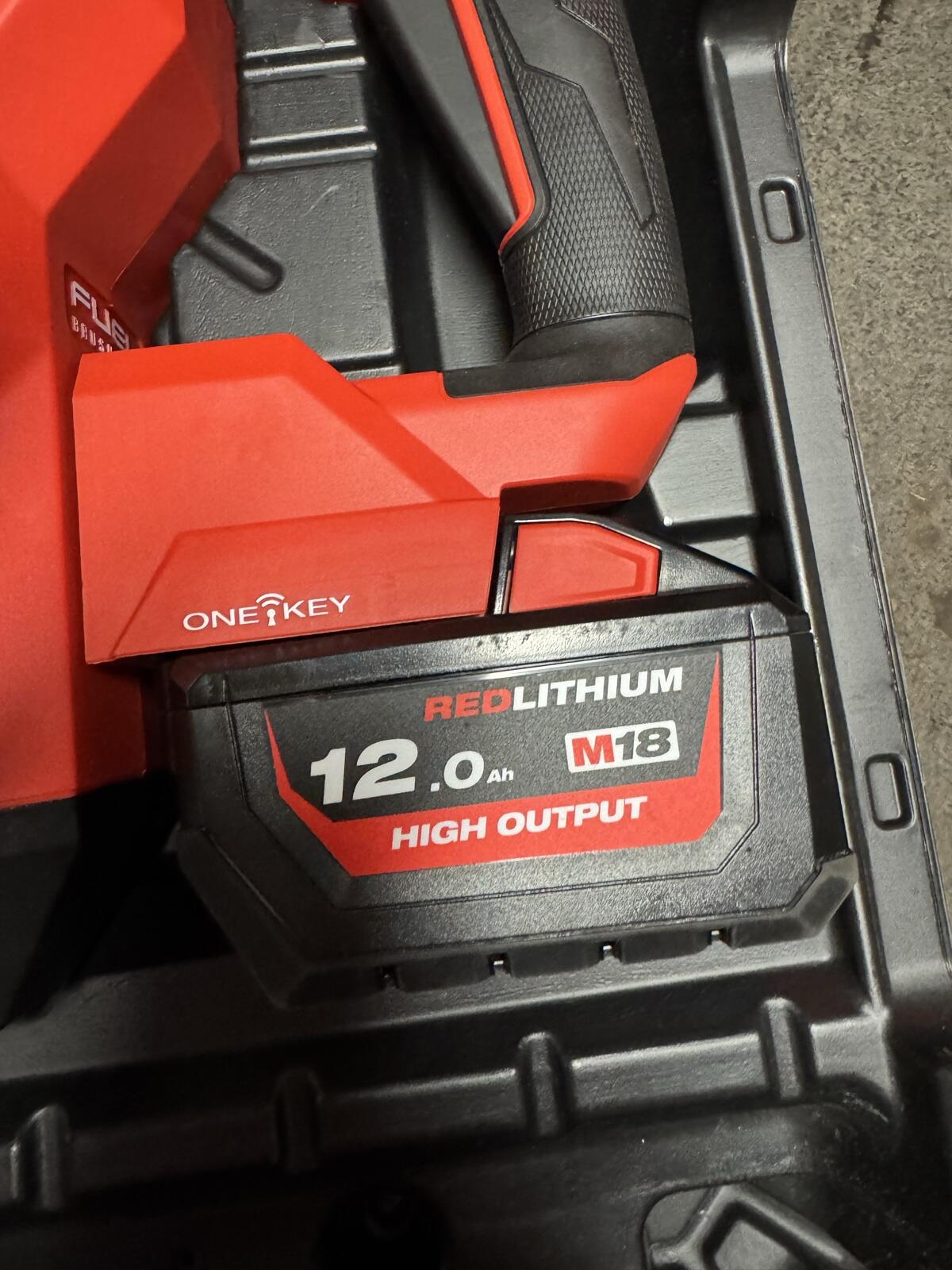 Milwaukee Bohrhammer M18 FHM NEU 3