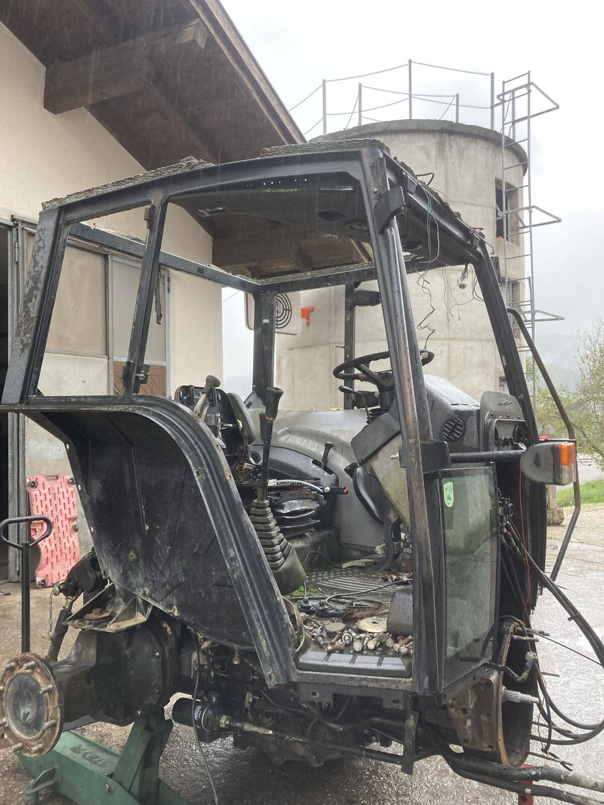Dachrahmen samt Kabelstrang Steyr 9000 2