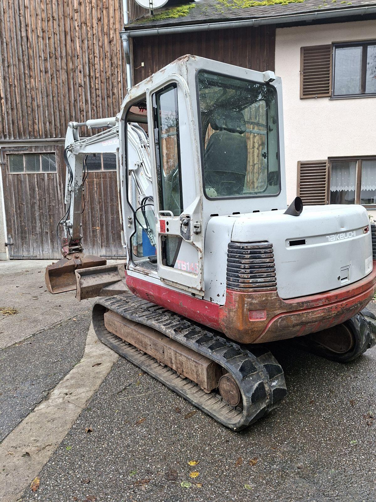 Bagger TB145 Takeuchi 2