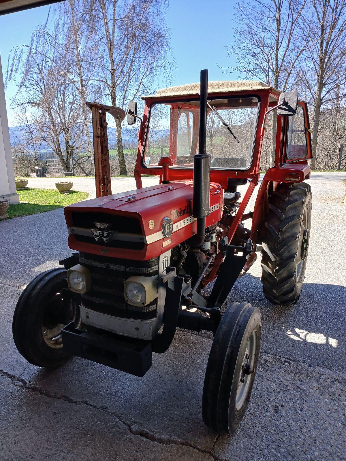 Massey Ferguson 135 mit Frontlader 2