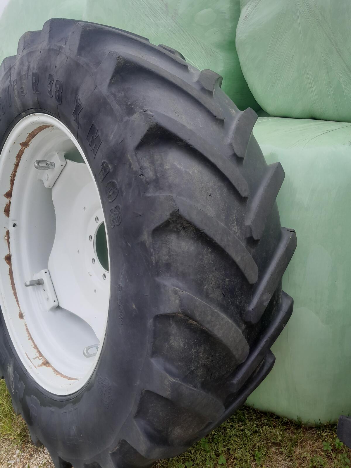 Verkaufe Kompletträder 540/65R38 3