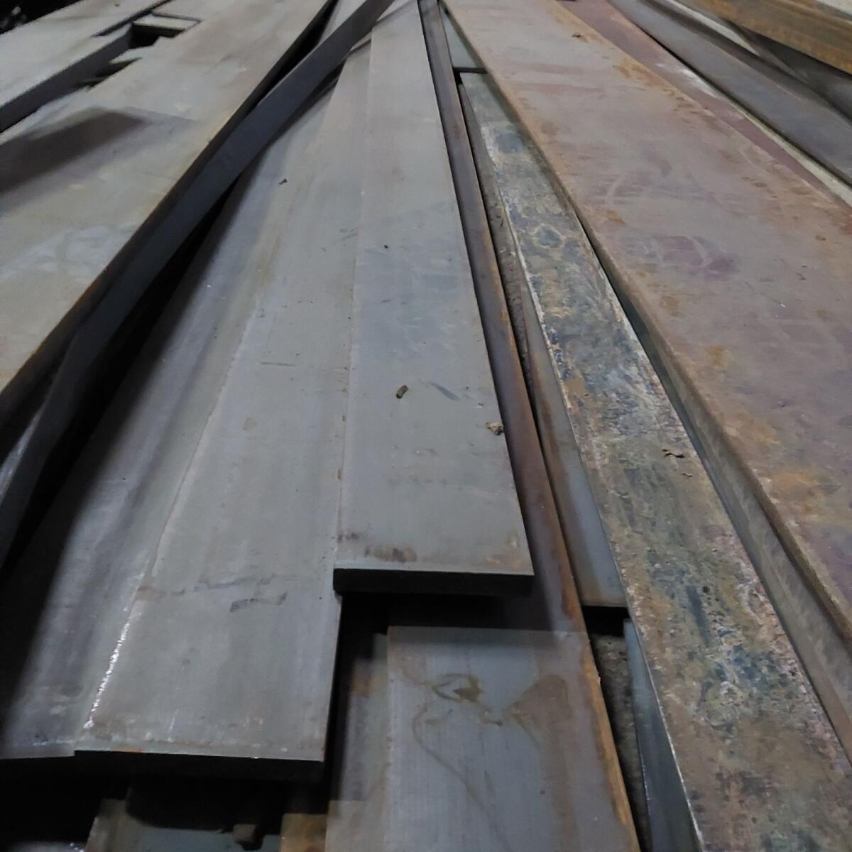 Flacheisen Rohre Eisen in 6 m 2