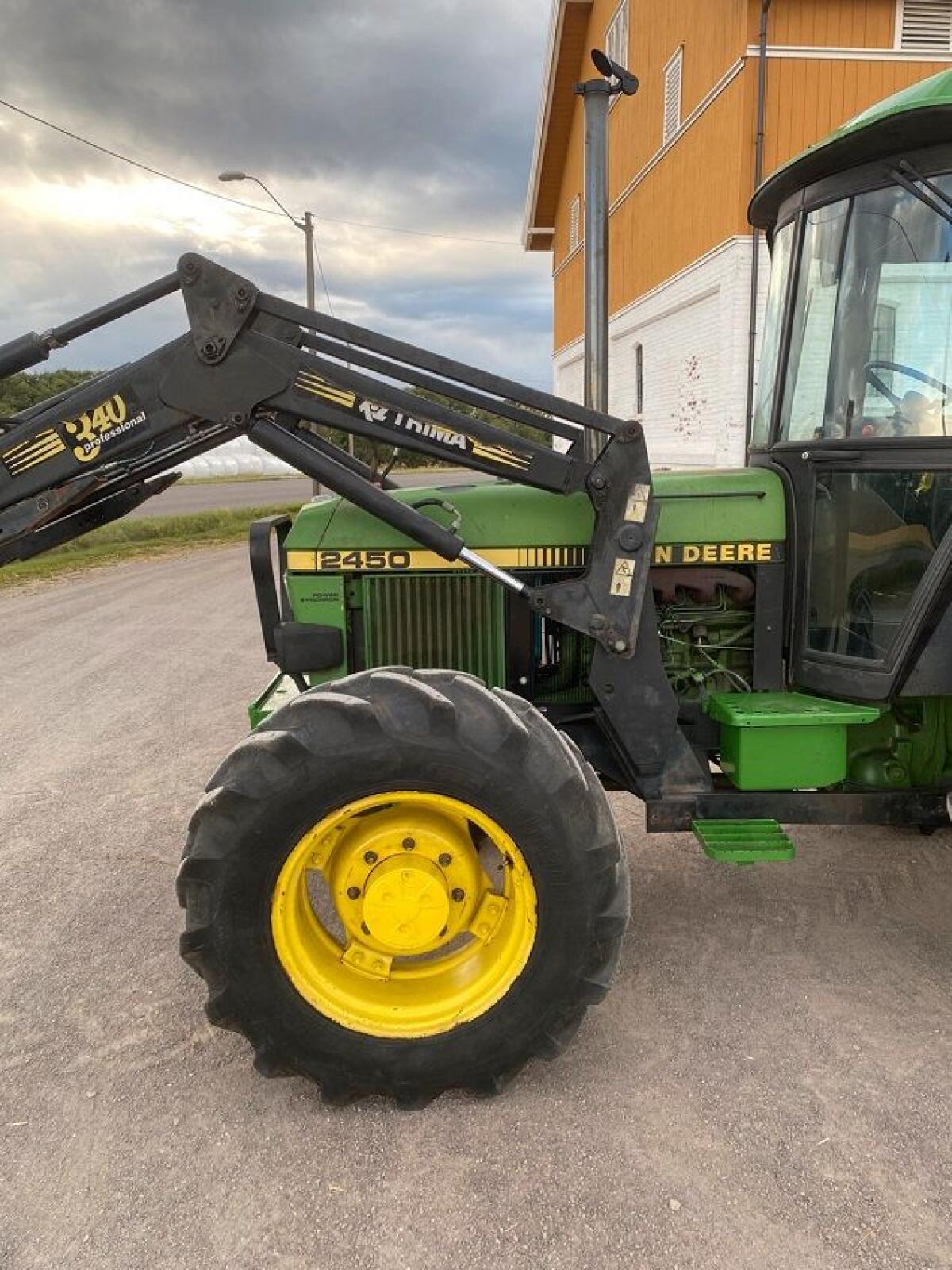 John Deere 2450 3