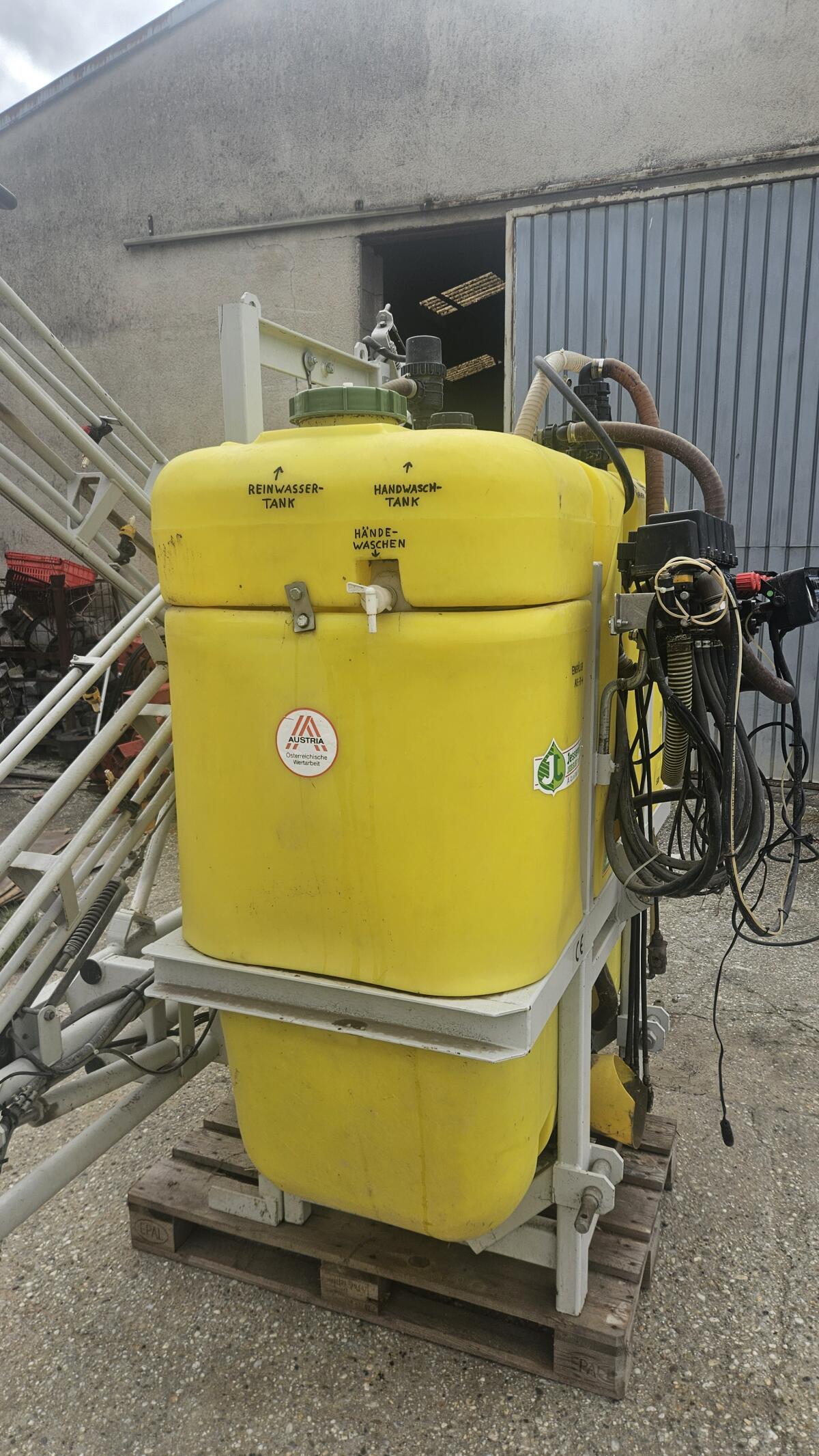 Feldspritze 12 m hydr. klappbar 3