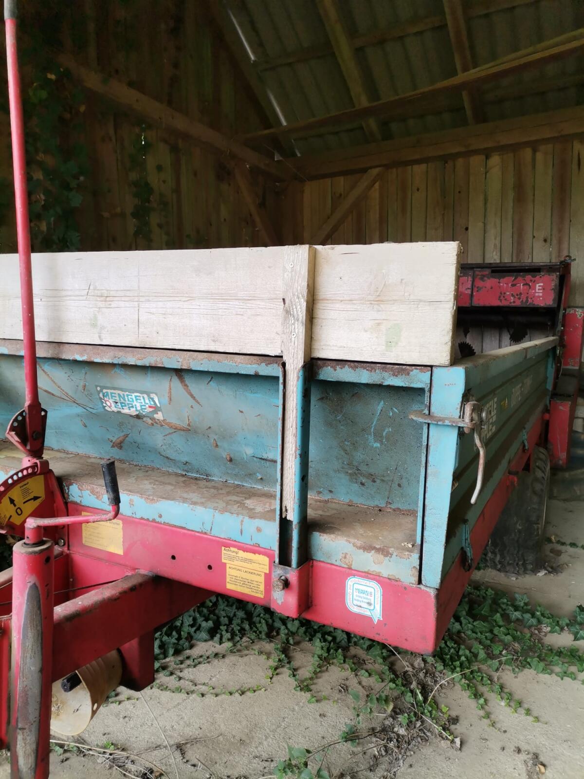 Miststreuer, Ladewagen und Epple 936 2