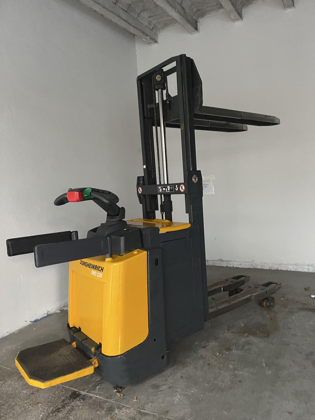 Stapler, Hochhubwagen, Jungheinrich ERD 220 3