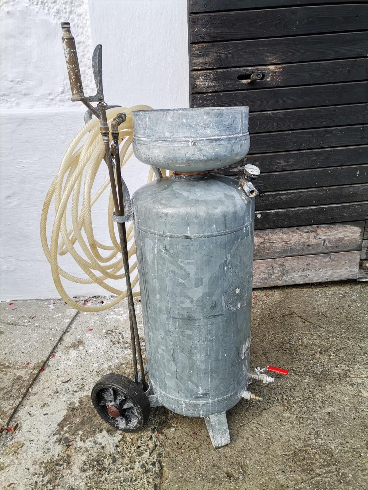 Ladewagen und Epple 936 und weiße Spritze 1