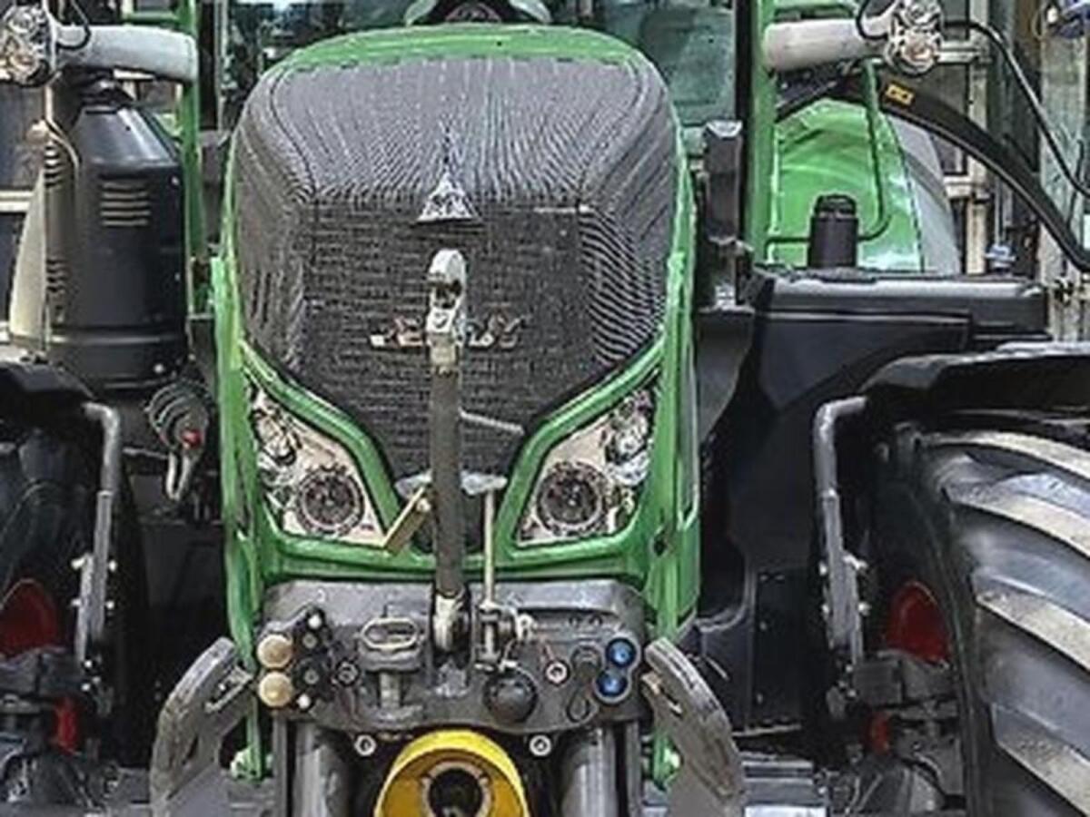 Fendt 724 Vario S4 Profi Plus 2