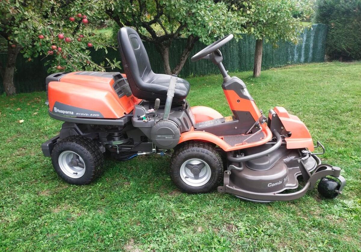 Husqvarna TS 148X Rasentraktor, gepflegt, wenig benutzt 1