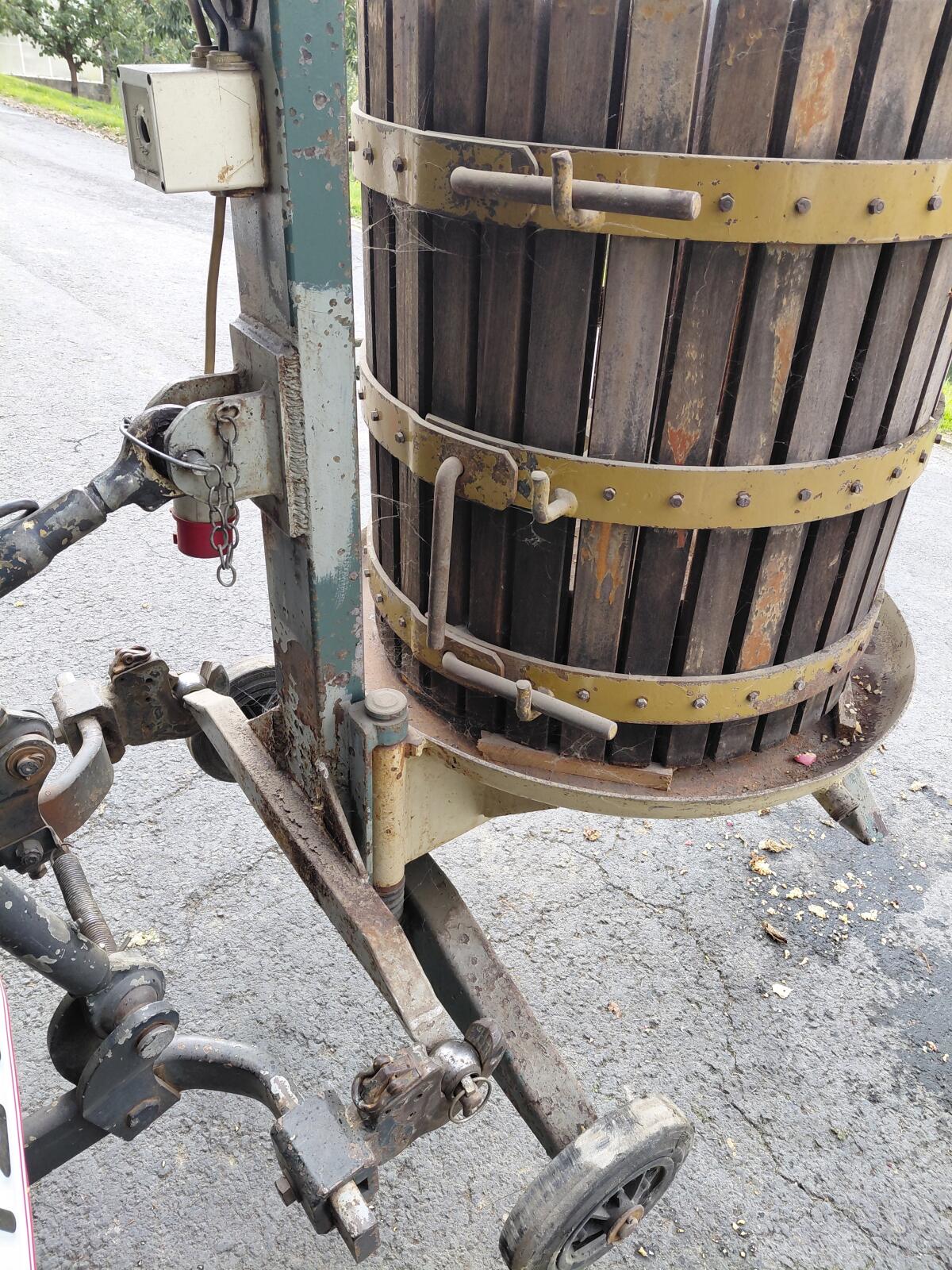Obstpresse mit Obstmühle 2