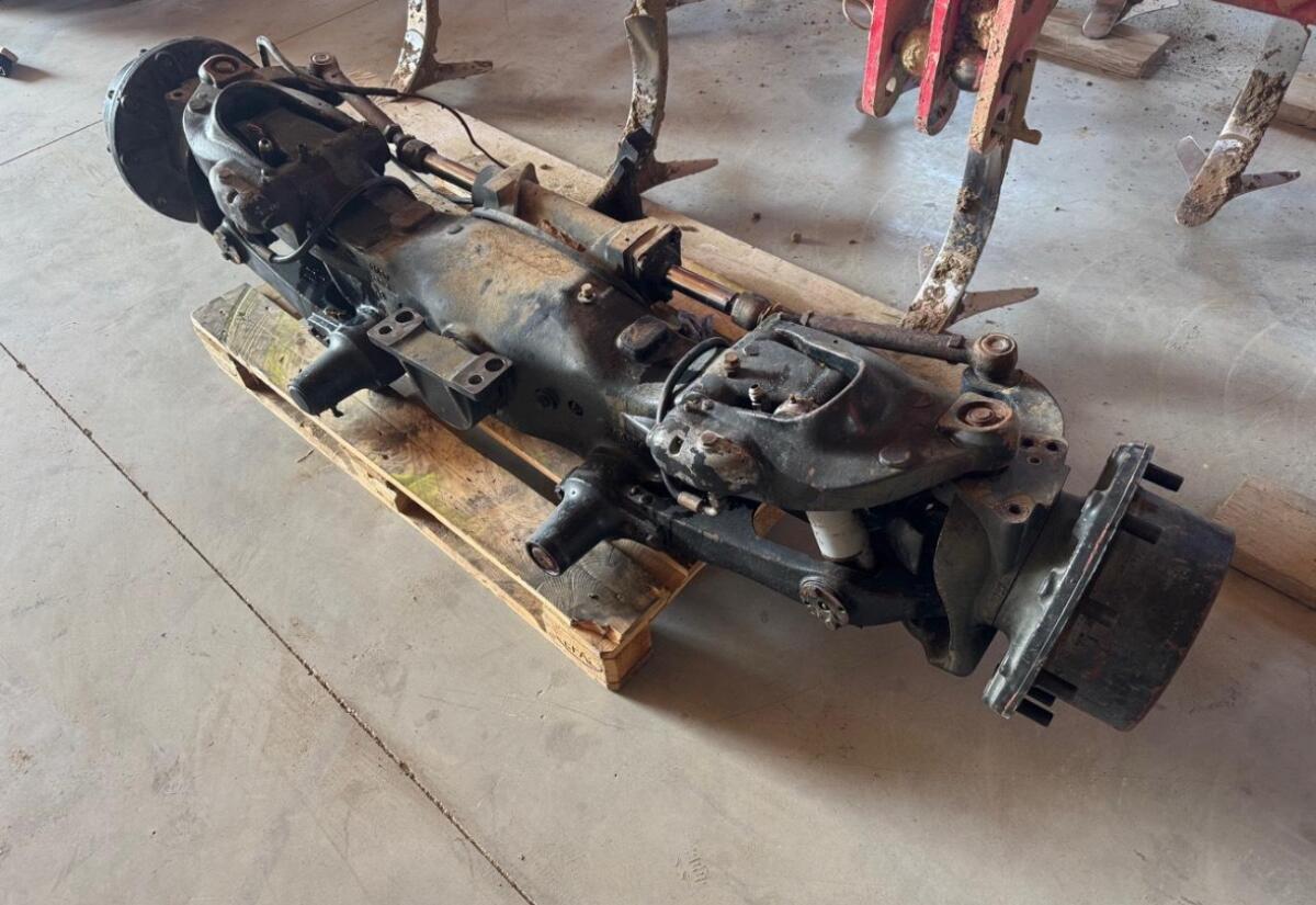 STEYR CVT Vorderachse Carraro 20.29 2