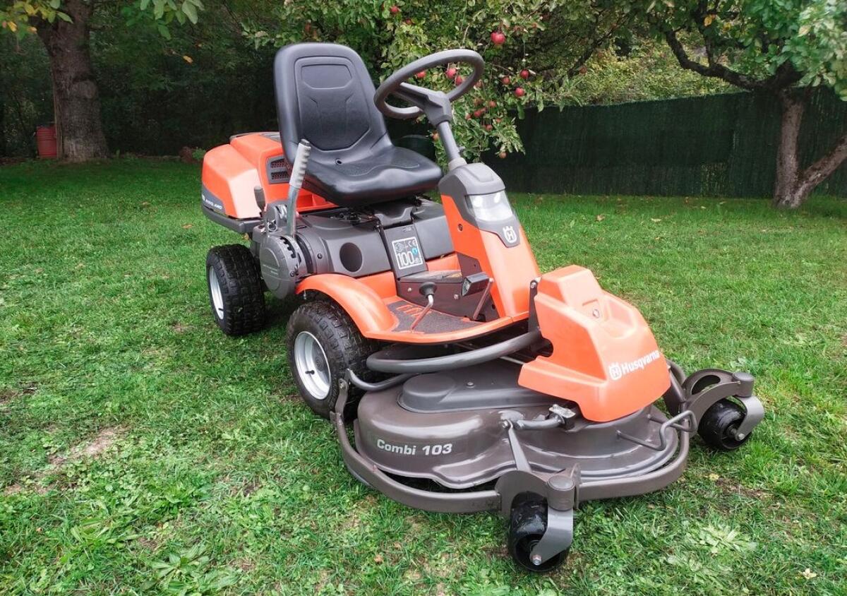 Husqvarna TS 148X Rasentraktor, gepflegt, wenig benutzt 2
