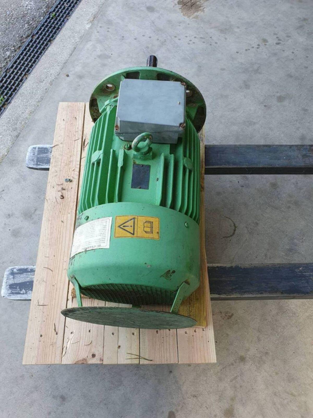 Bauer 15 kW Motor für Güllepumpe 3