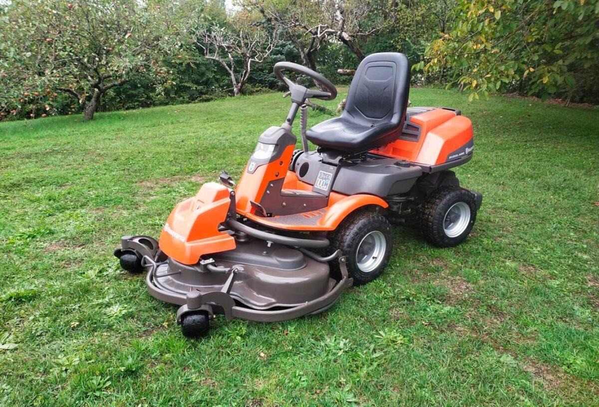 Husqvarna TS 148X Rasentraktor, gepflegt, wenig benutzt 3