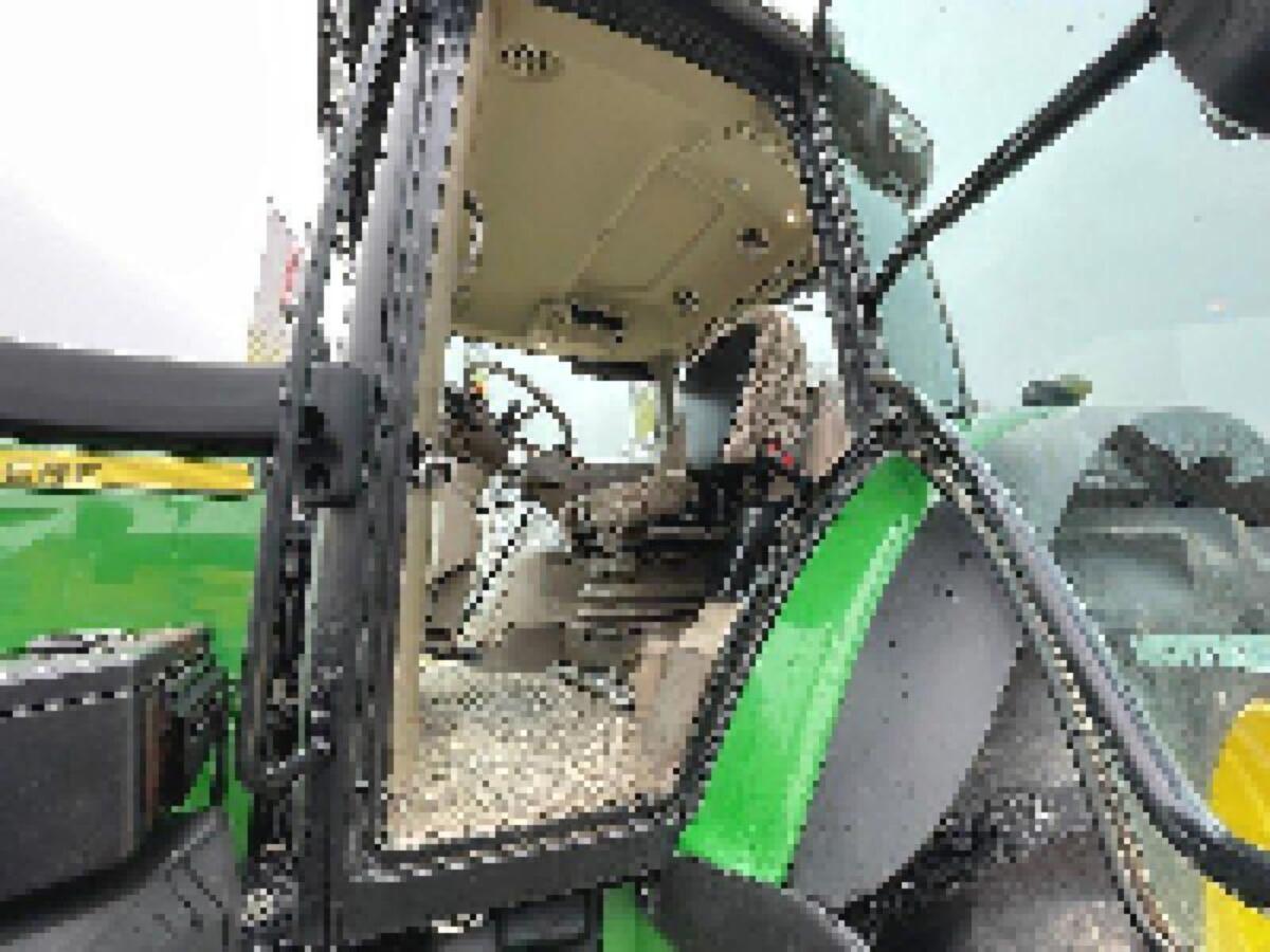 John Deere 6130R 2