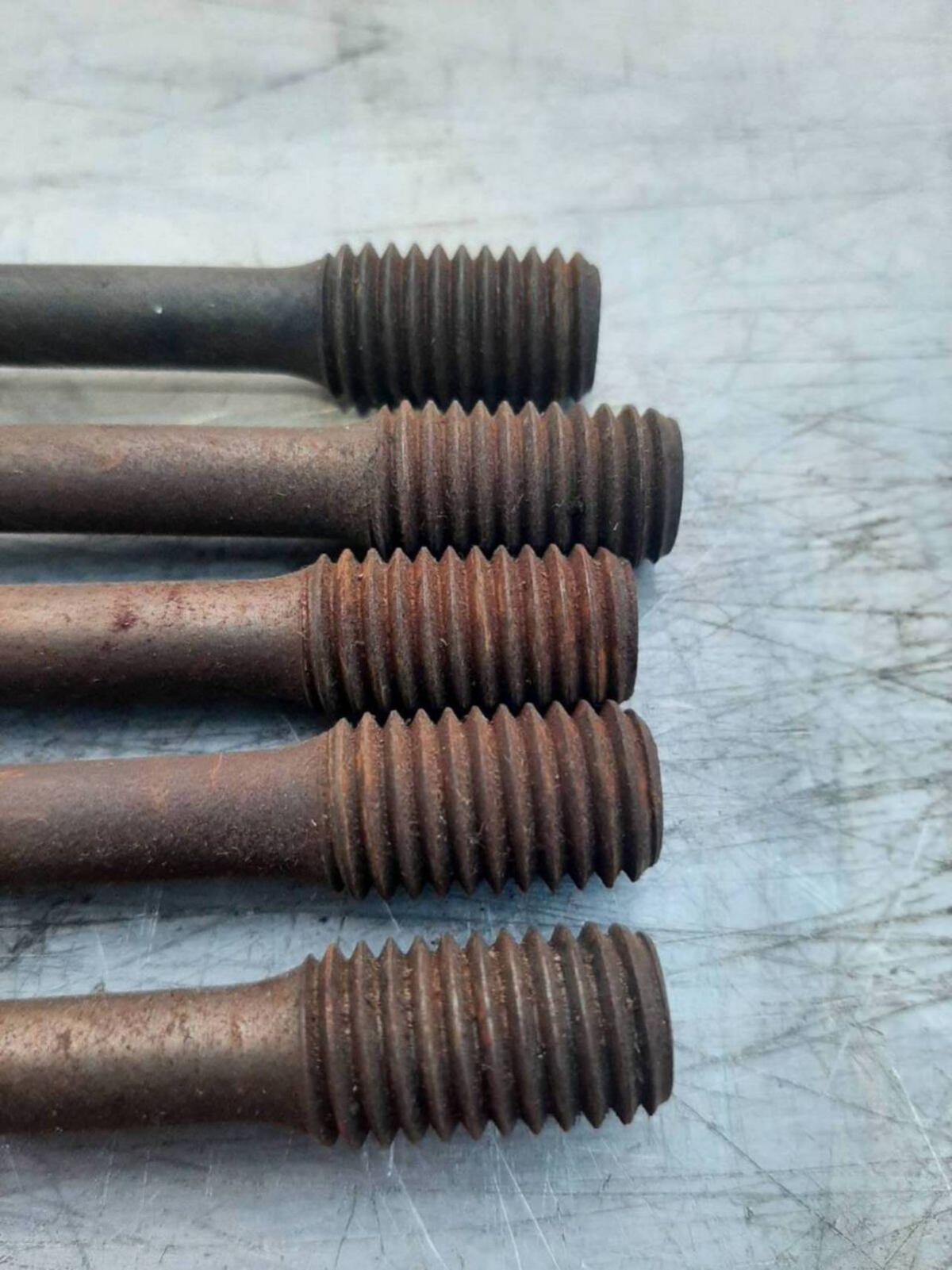 5 Zylinderkopfschrauben Deutz D 30 3