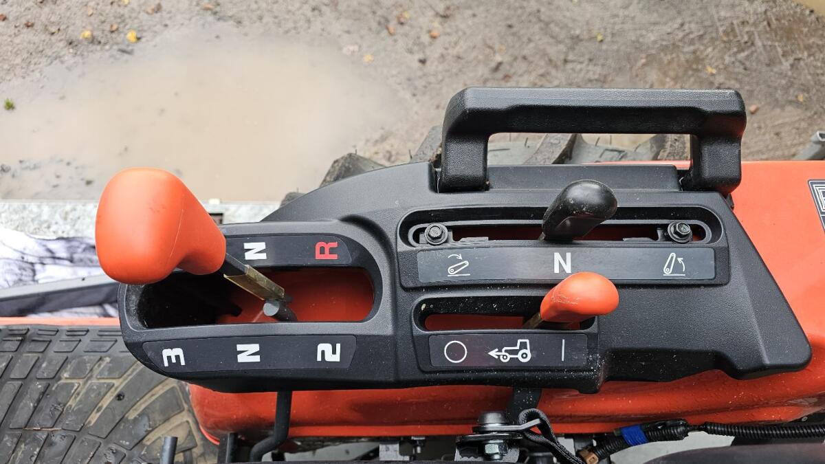 Kubota B1-241 Traktor 2