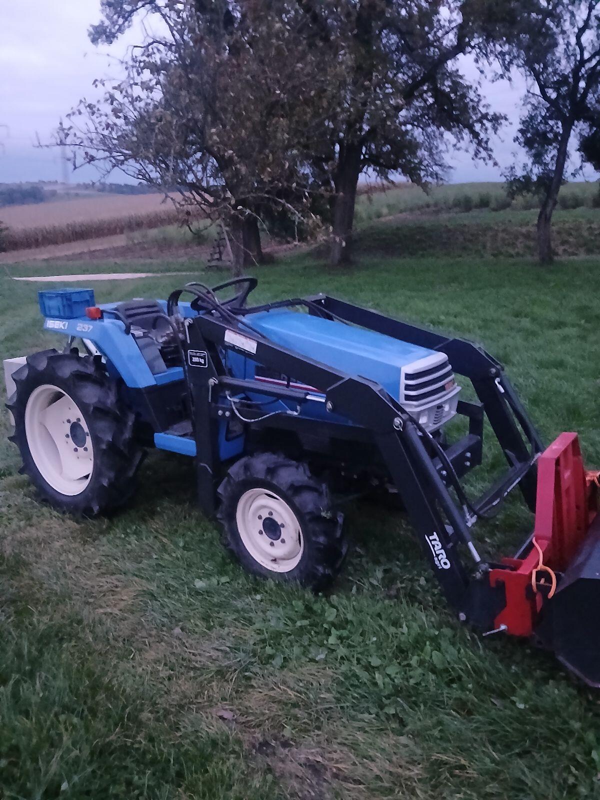 Iseki TU 237 Kleintraktor 2