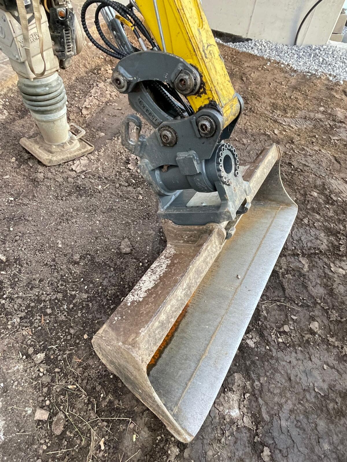 Wacker Neuson ET 24 Minibagger Powertilt + 3 Löffeln 2