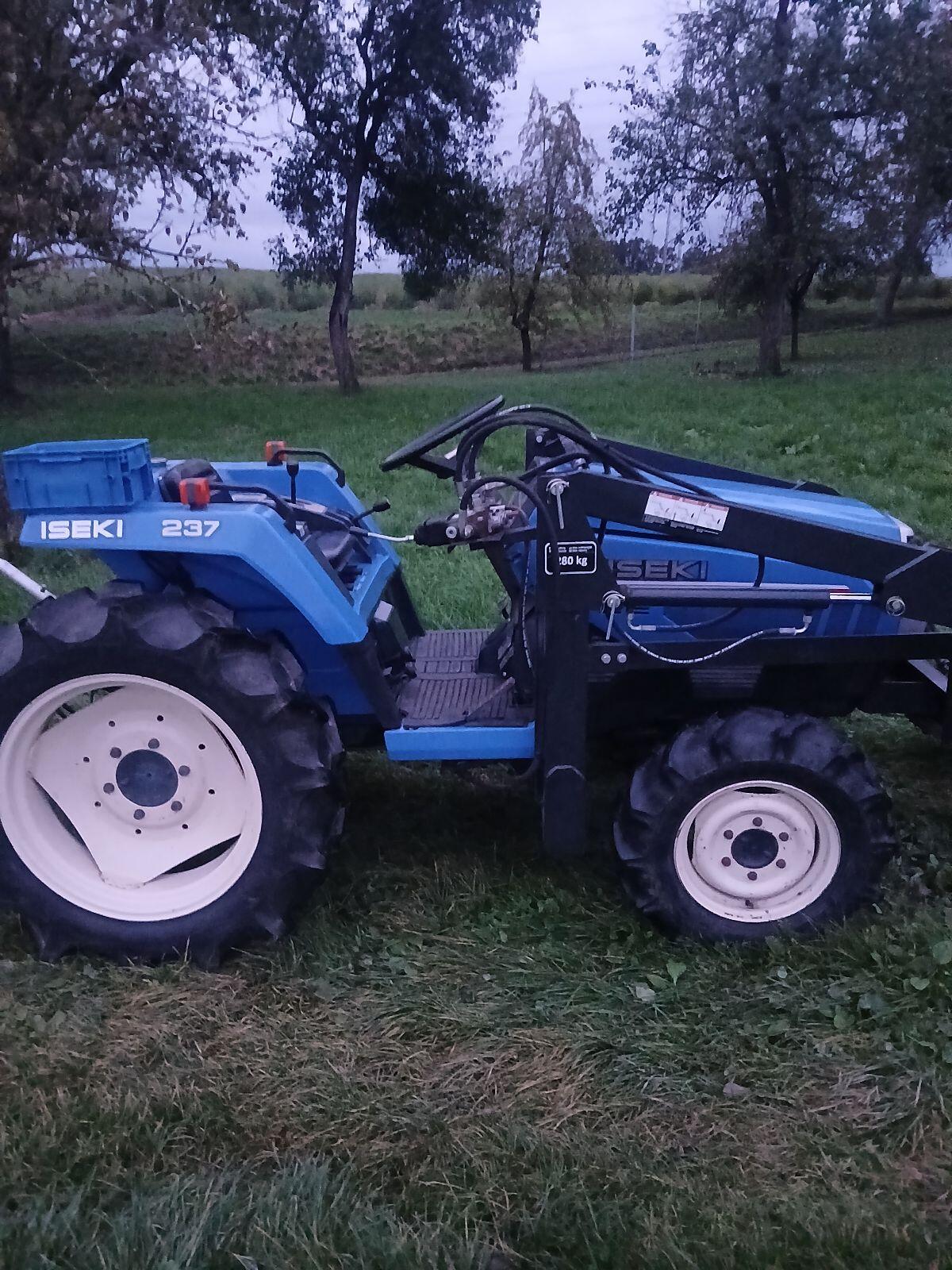 Iseki TU 237 Kleintraktor 3