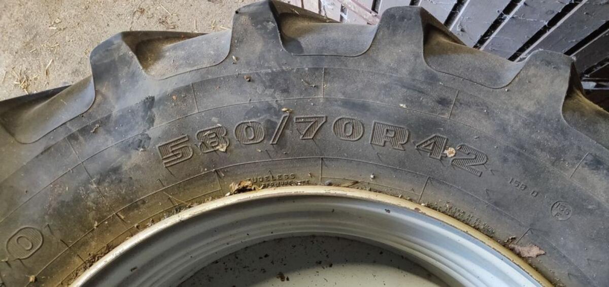 Steyr CVT, Case CVX, New Holland TVT Räder 580/70R42 2
