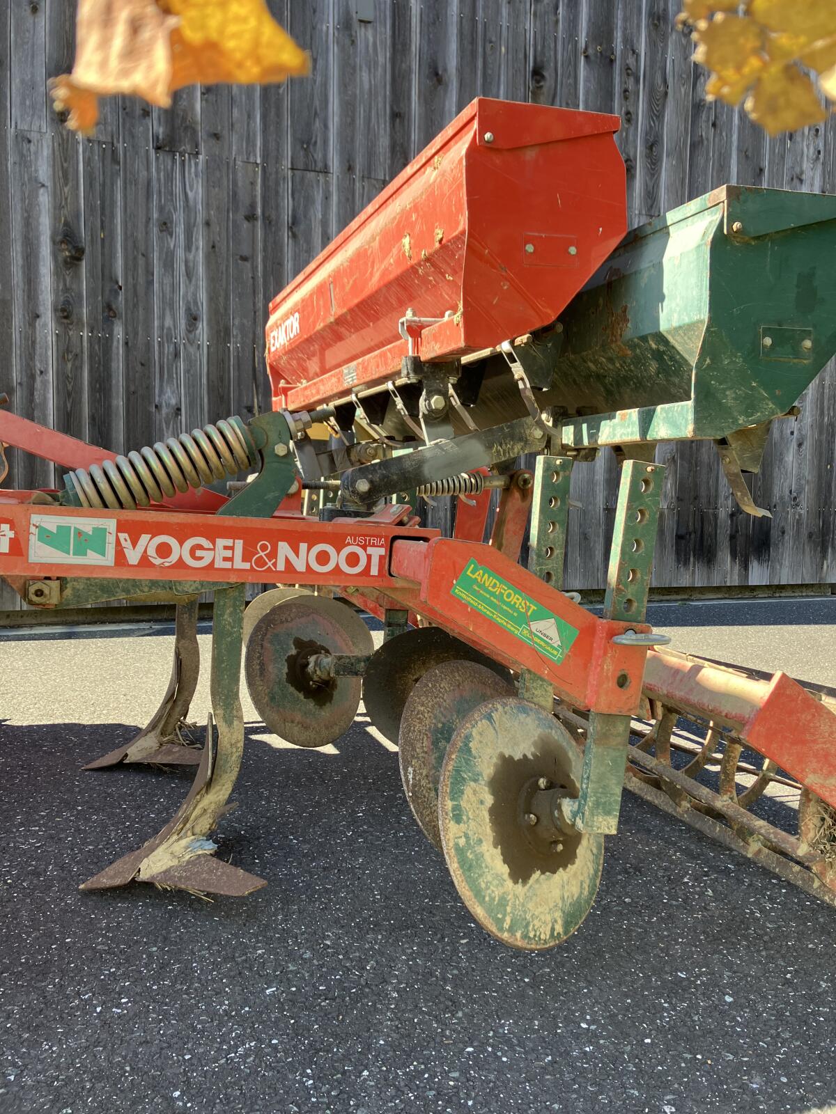 Grubber mit Saatkastenaufbau 2