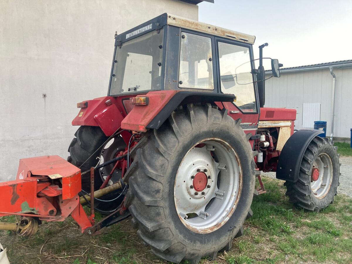 IHC Case IH sechszylinder 1055 International 100PS 1455 1255 2