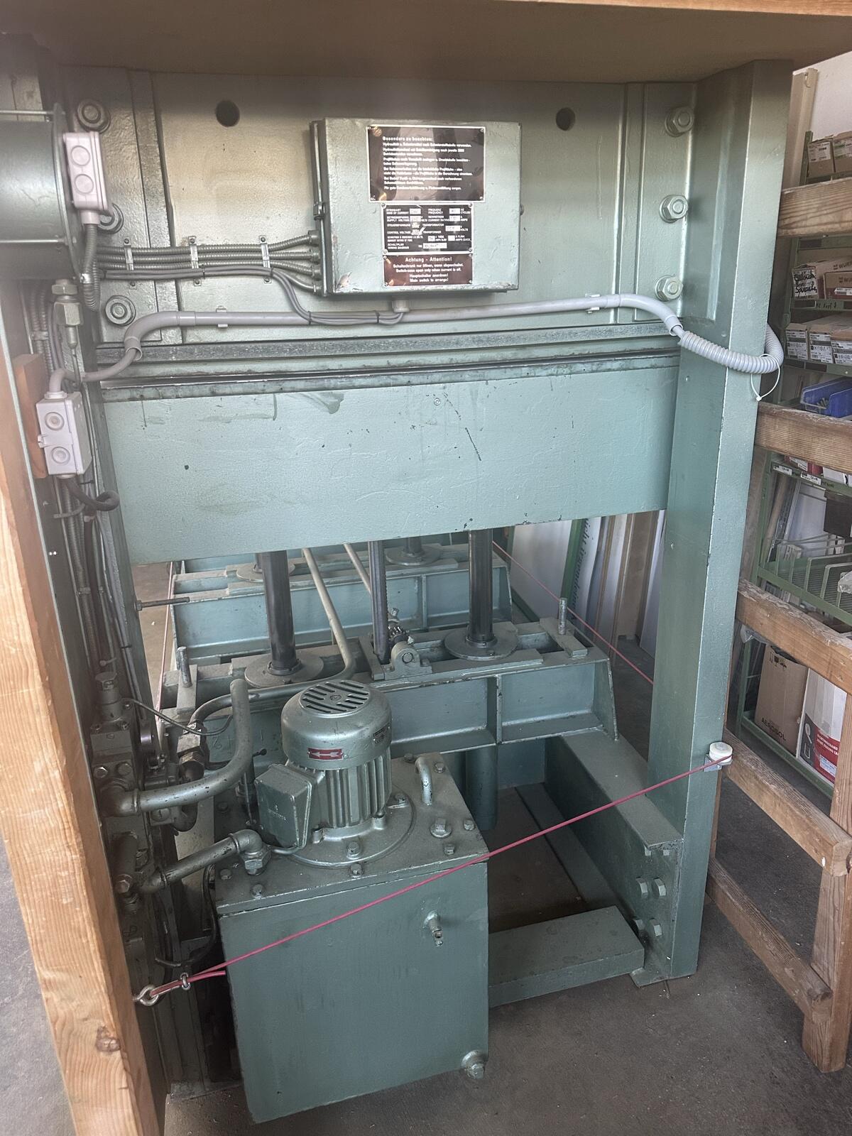 Bürkle Furnierpresse 3