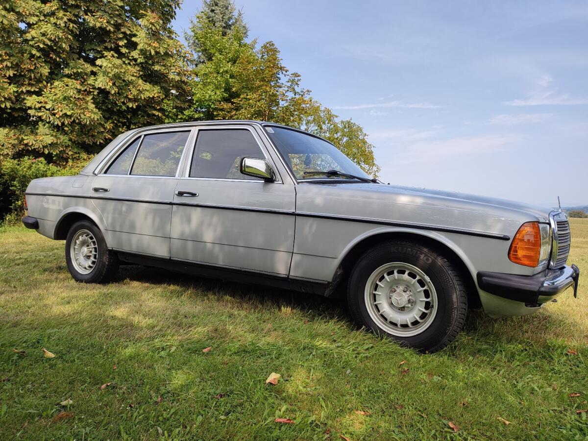 Mercedes W123 240D Auto. 3