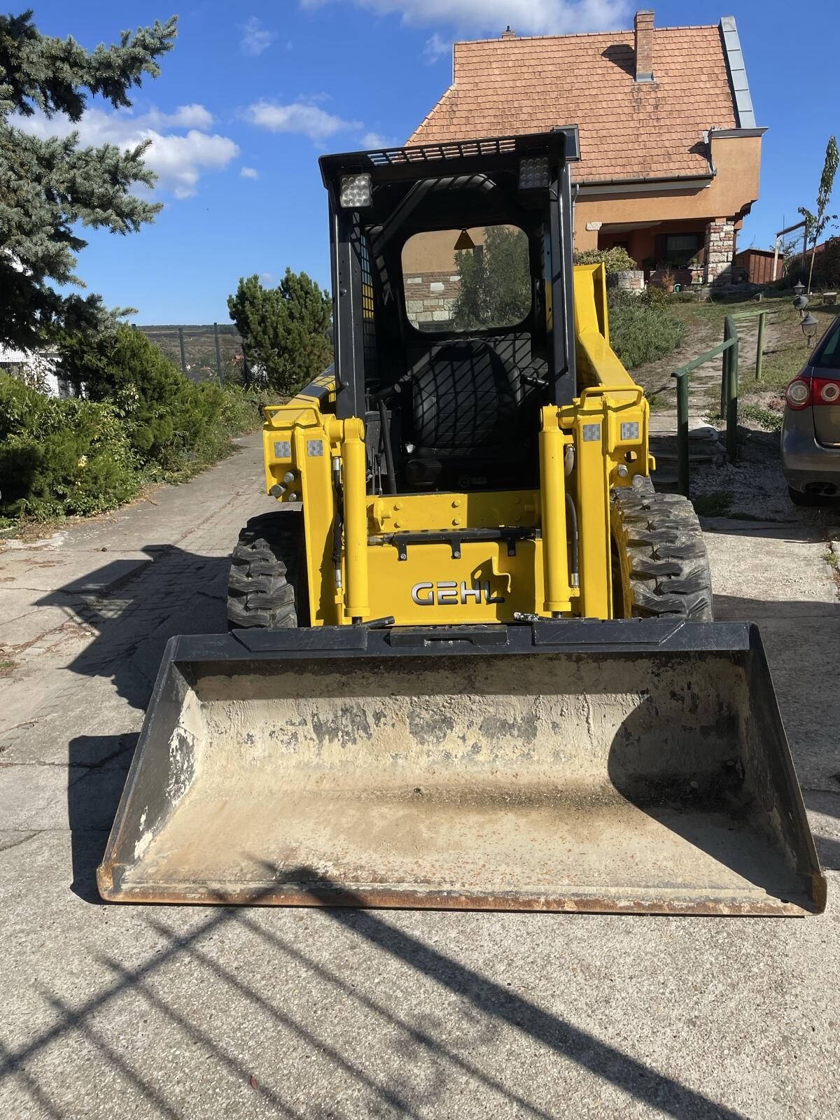Eladó felújított Gehl SL 4635T 3