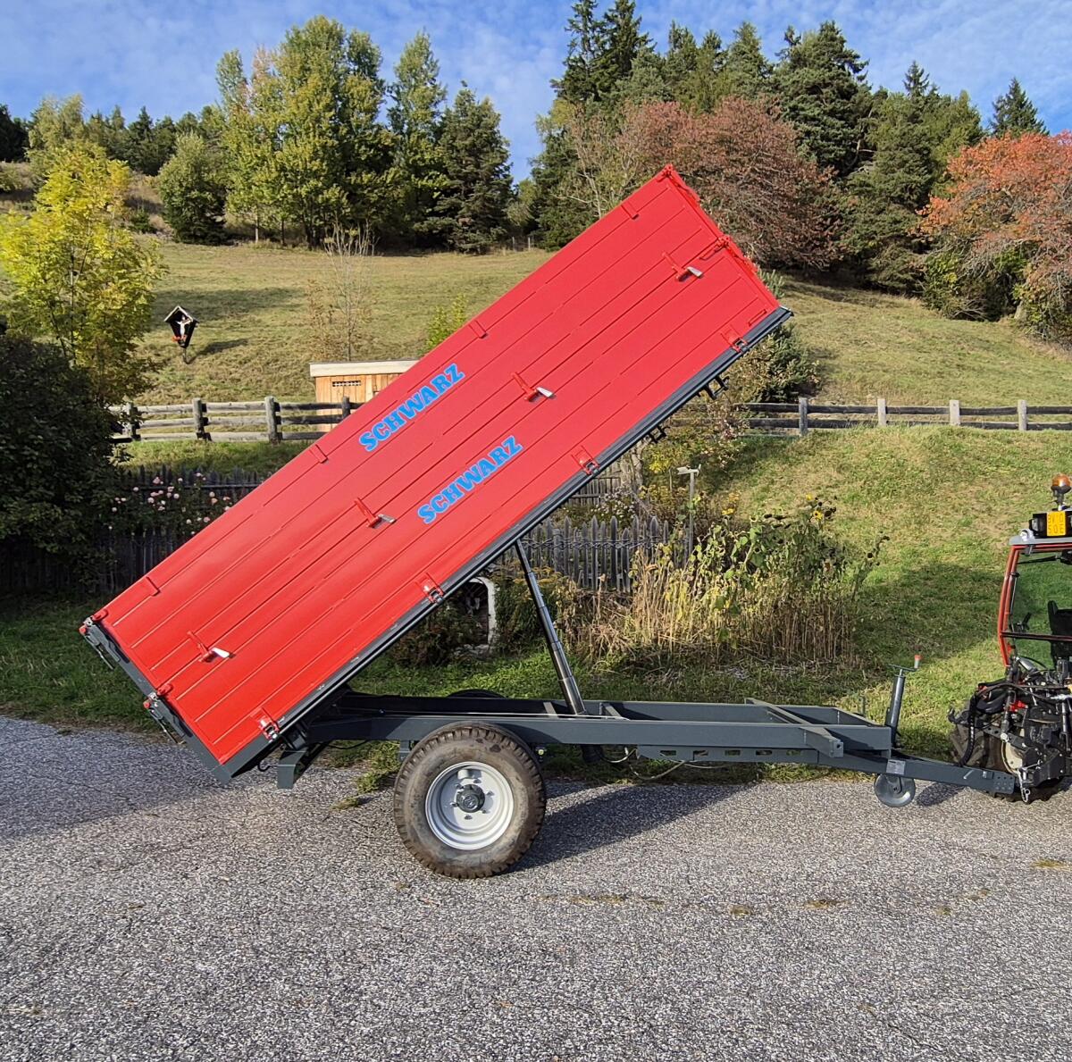 Fabrikneuer SCHWARZ Kippanhänger K 60 40 2