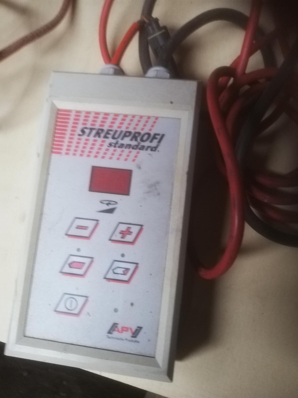 APV Streuer, Göweil Kippschaufel 3