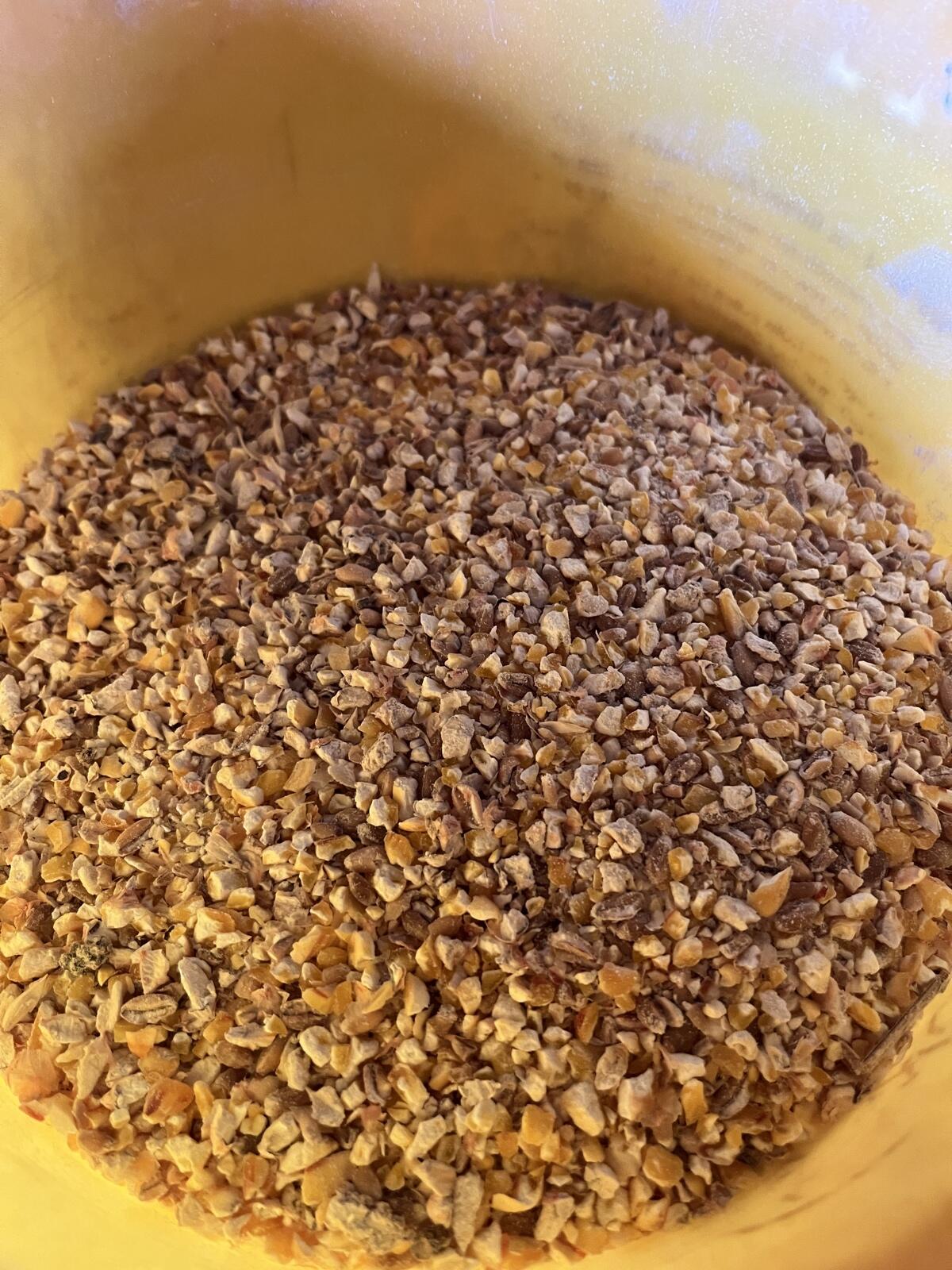 Schrot Mais, Weizen Futter 1