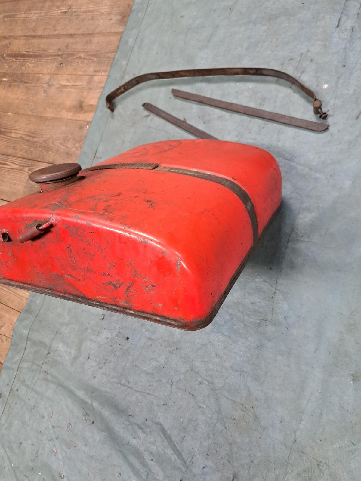Treibstofftank Steyr T80/84 1