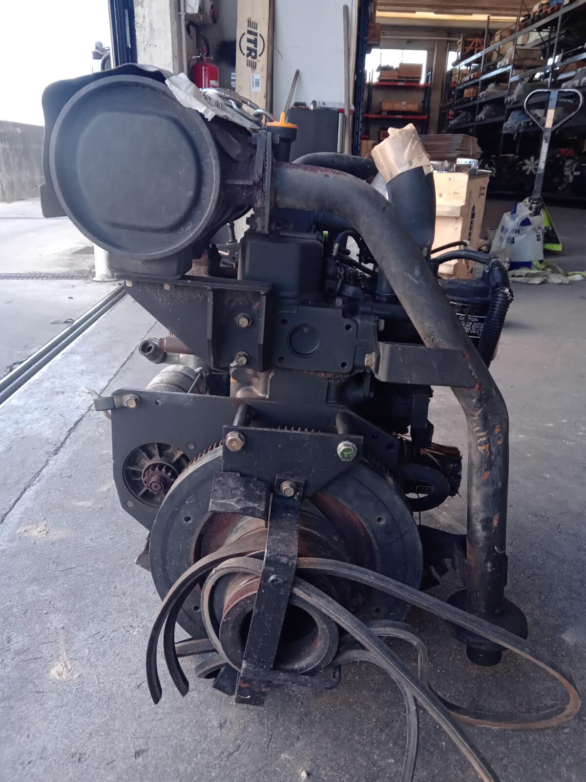 YANMAR Motor 3TNV88 3 Zylinder in gutem Zustand 3