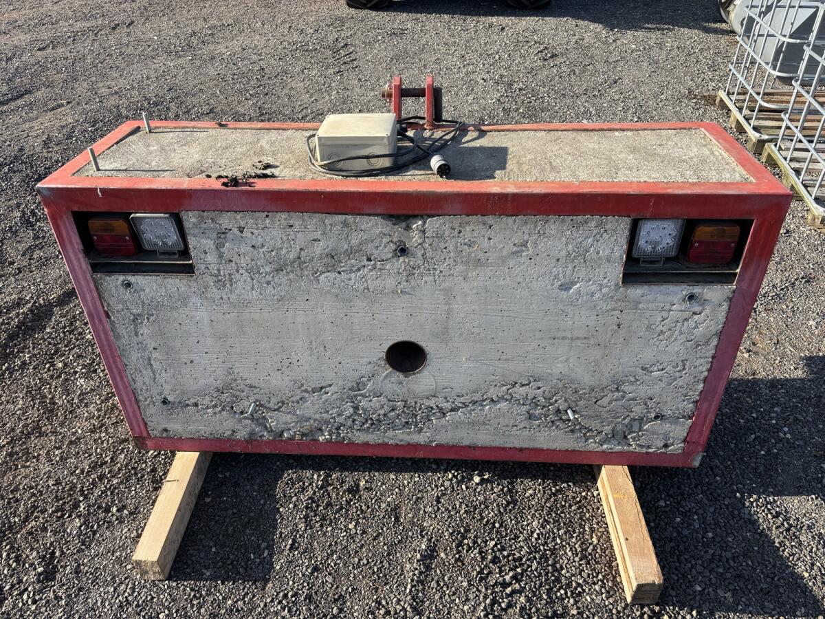 Heckgewicht ca. 1.700 kg 2