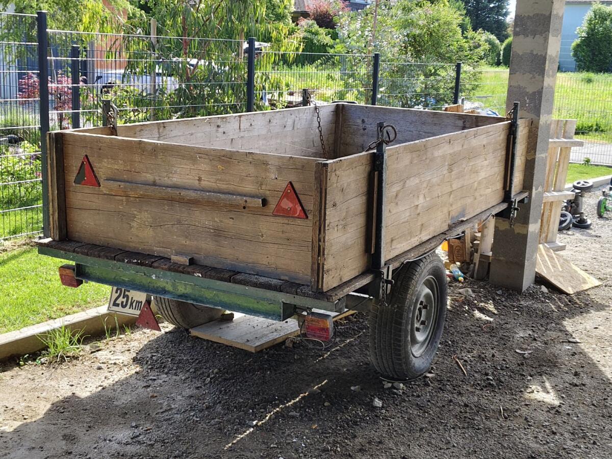 Anhänger 1