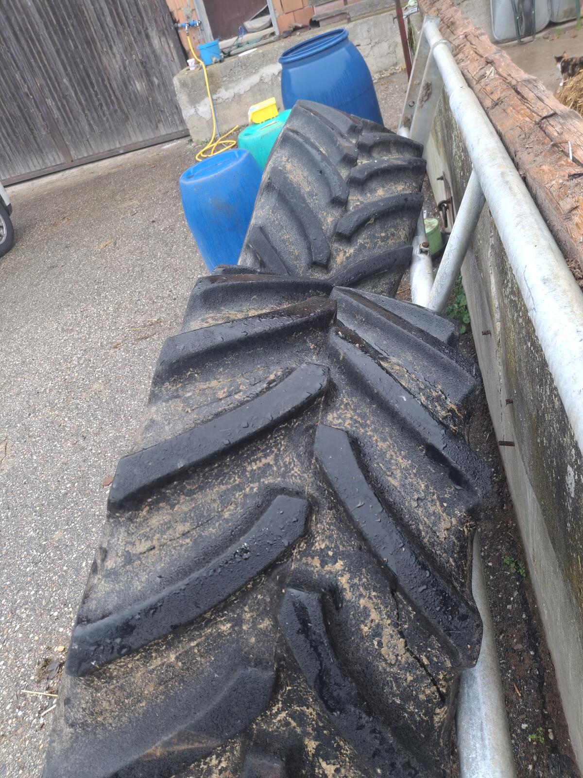 Traktorreifen 440/65 R24 2
