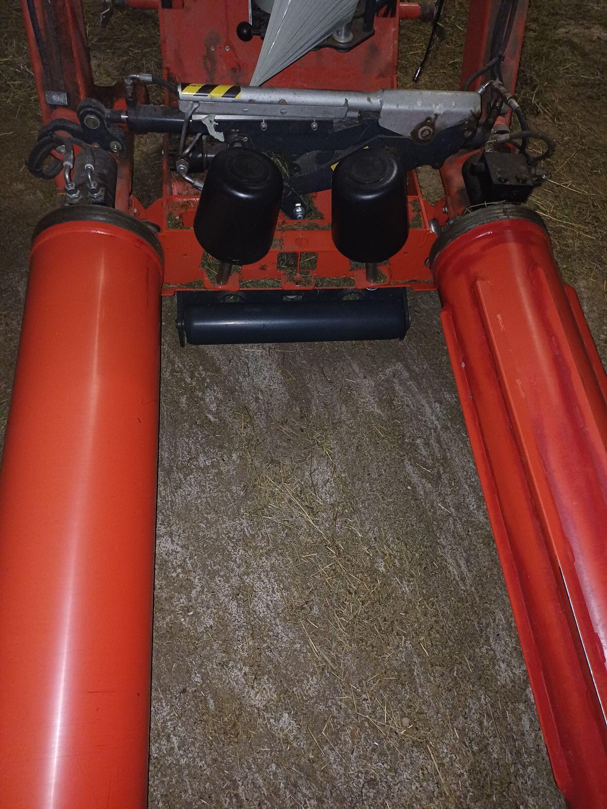 Kuhn 1200 C Ballenwickler 3