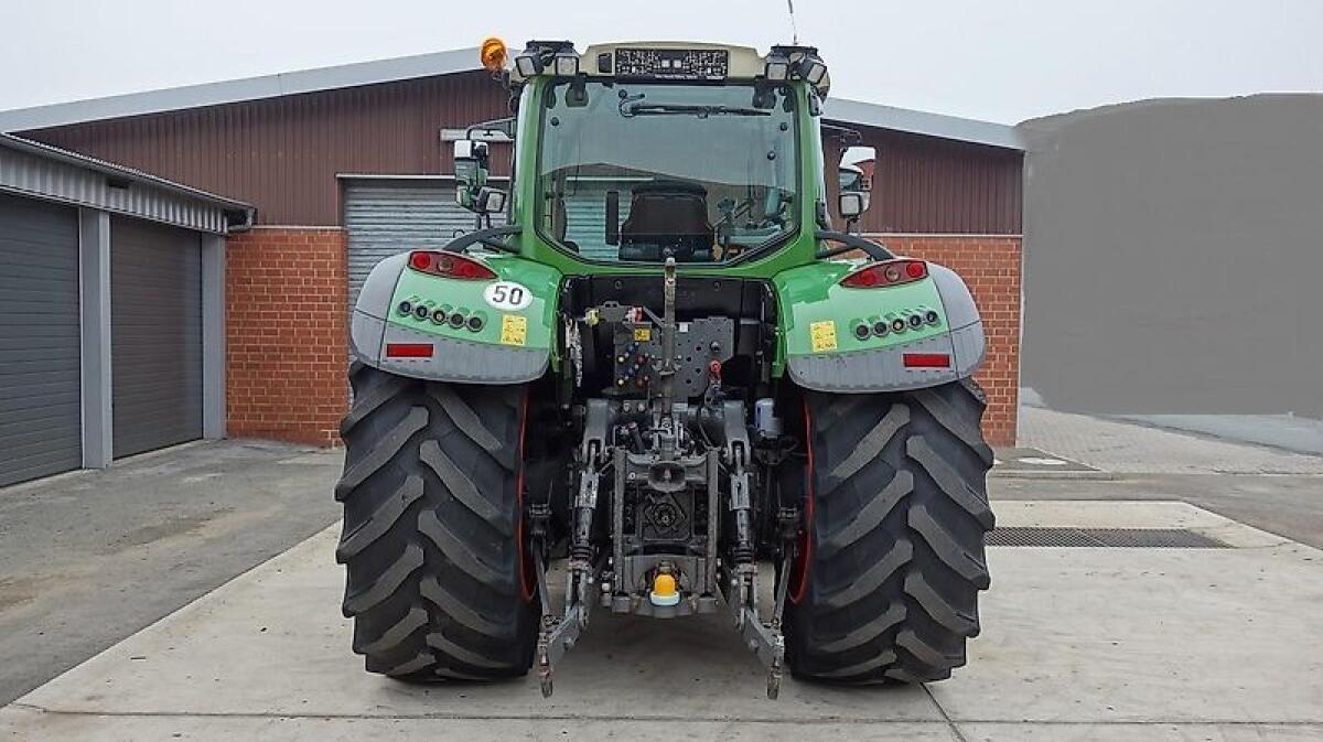 Fendt 724 Vario S4 Power Traktor 2