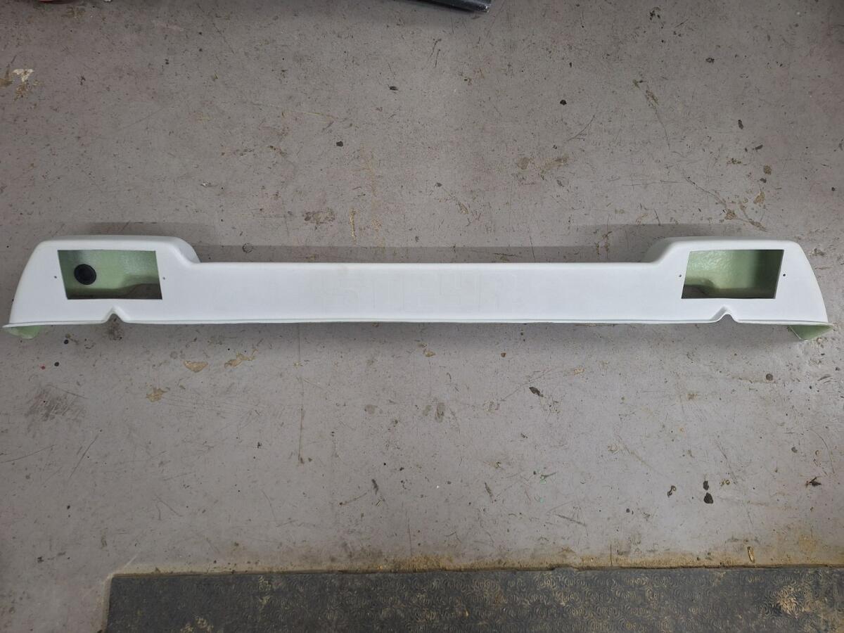 Steyr Dachscheinwerfer Konsole hinten 1