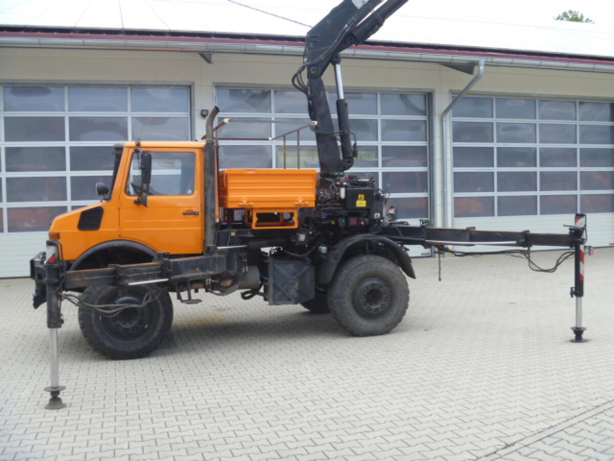 Unimog U1750 mit Kran 2