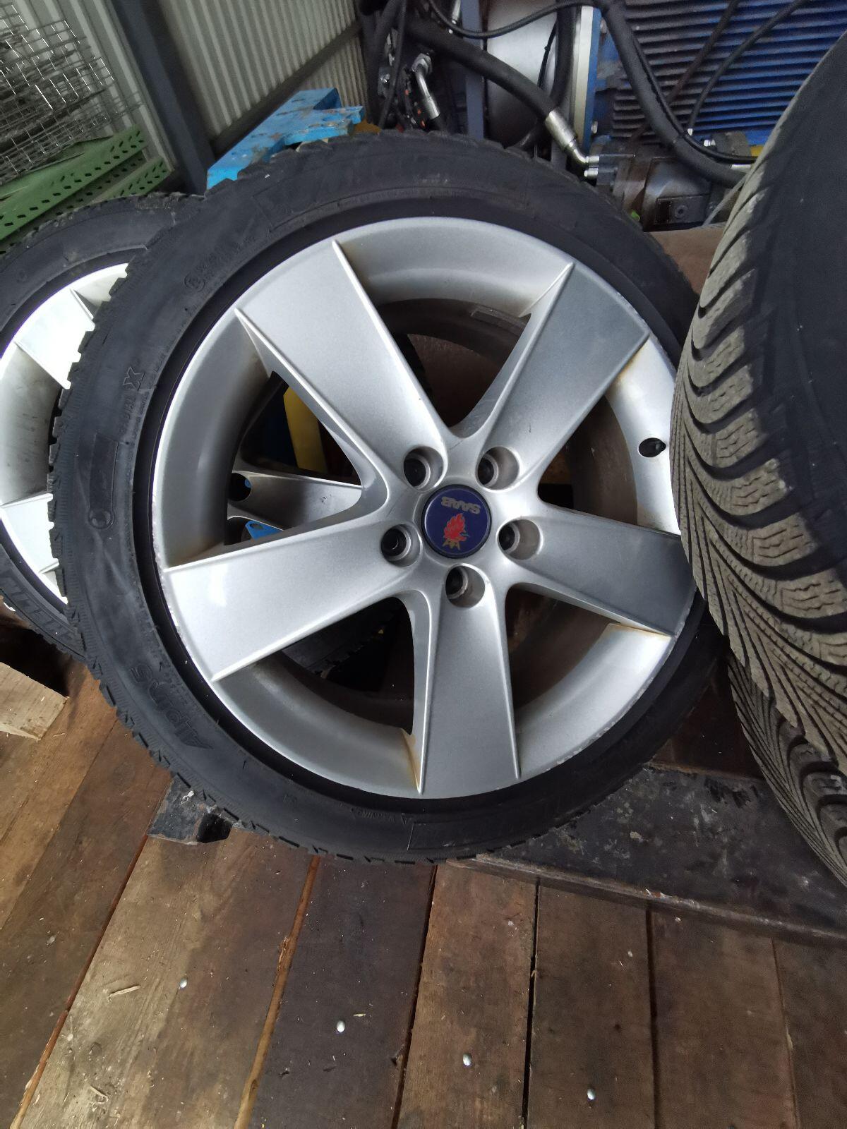 Saab Alufelgen mit Winterreifen 3