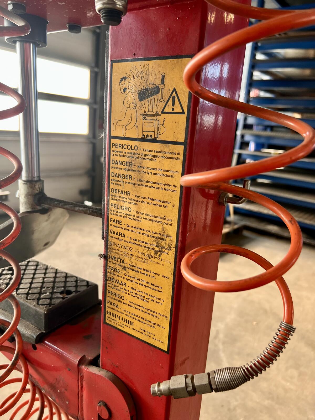 Reifenmontiermaschine Mondolfo Ferro Aquila GP20 3