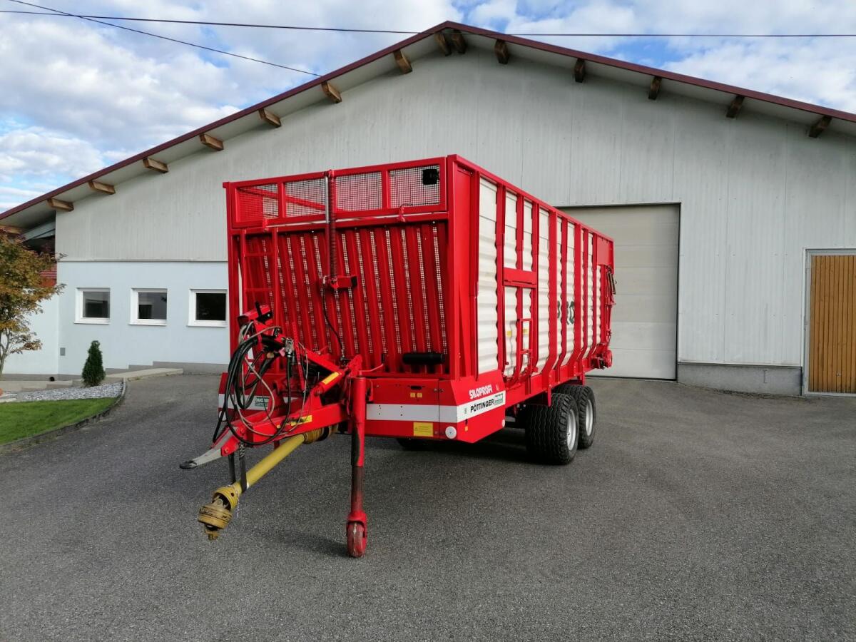 Häckselwagen Pöttinger Siloprofi2 3