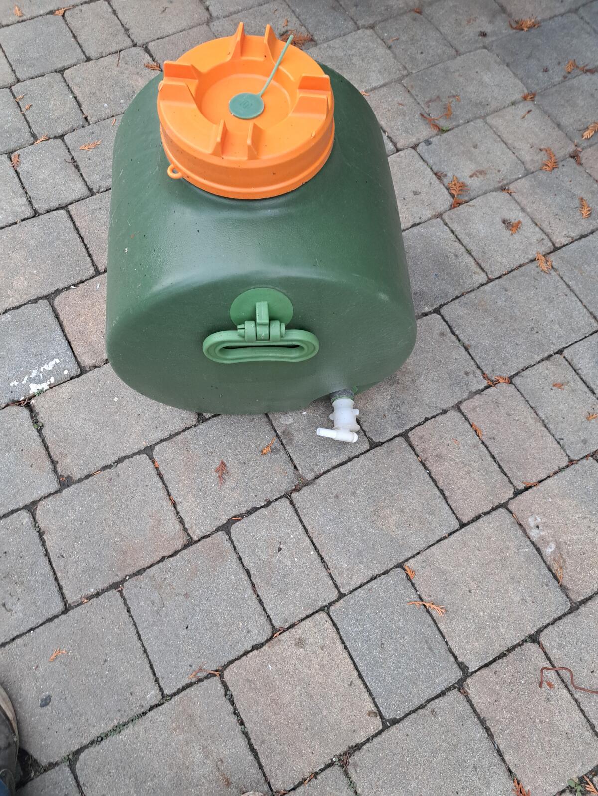 Wein Most Behälter 2