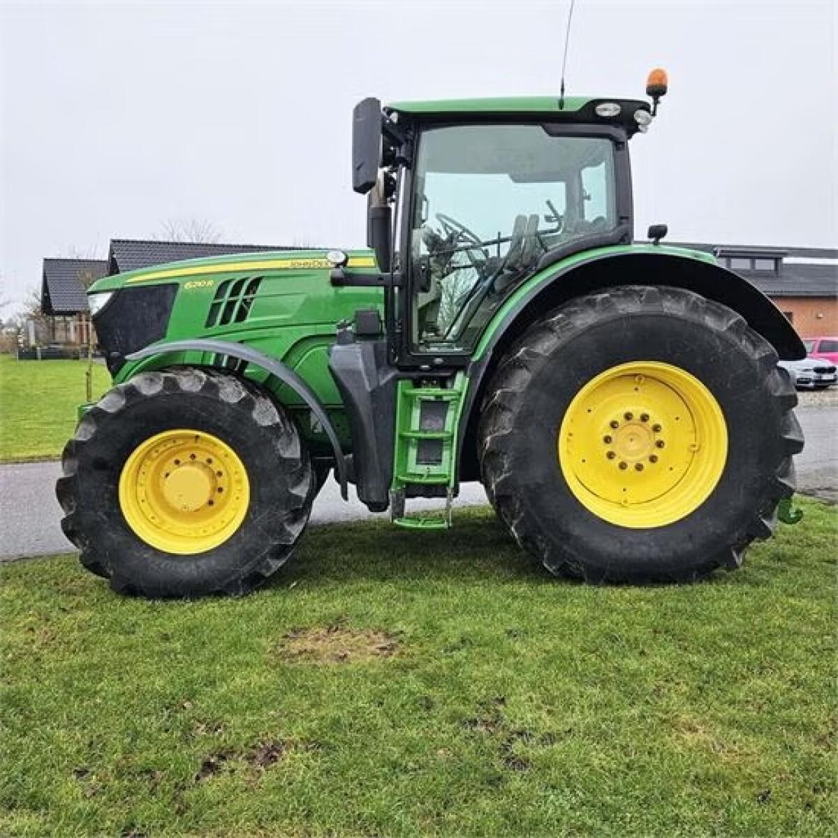 John Deere 6210 R 3