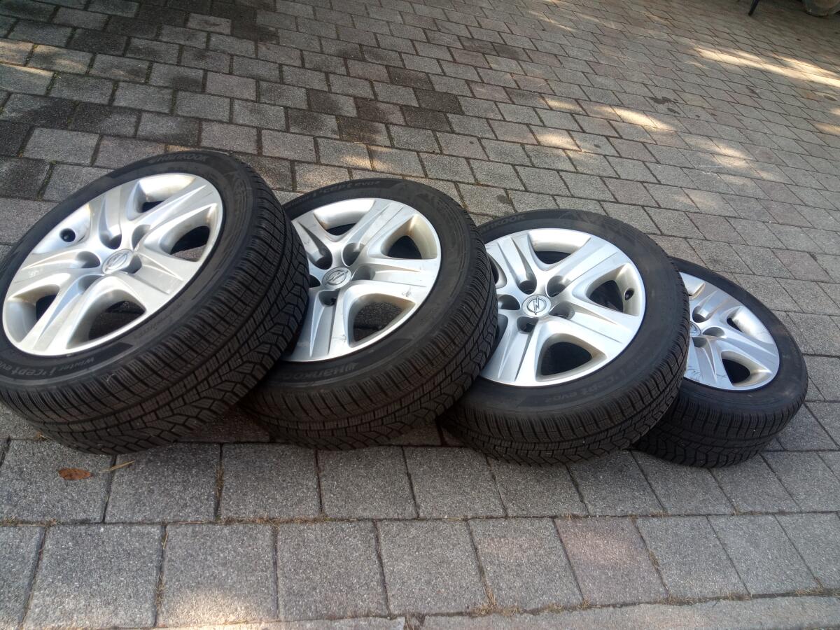 Winterreifen Opel Insignia auf Stahlfelge 2
