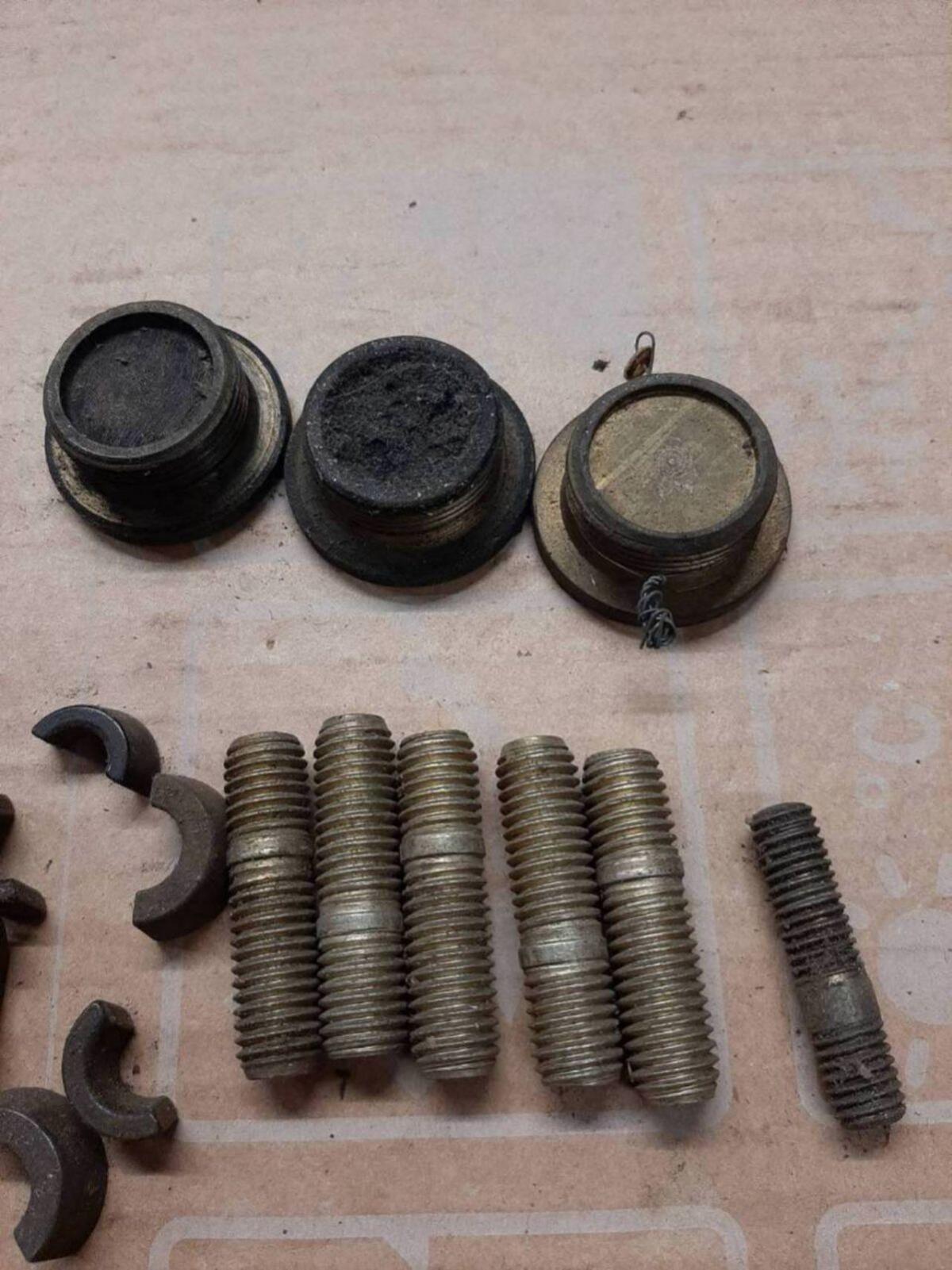 Restteile Motor überwiegend Deutz 2